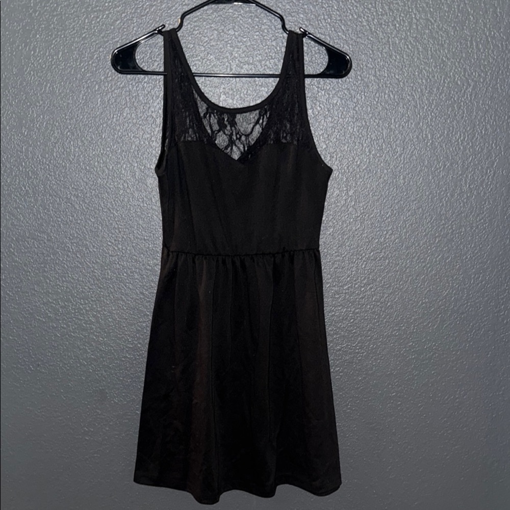Black Lace Sleeveless Dress
